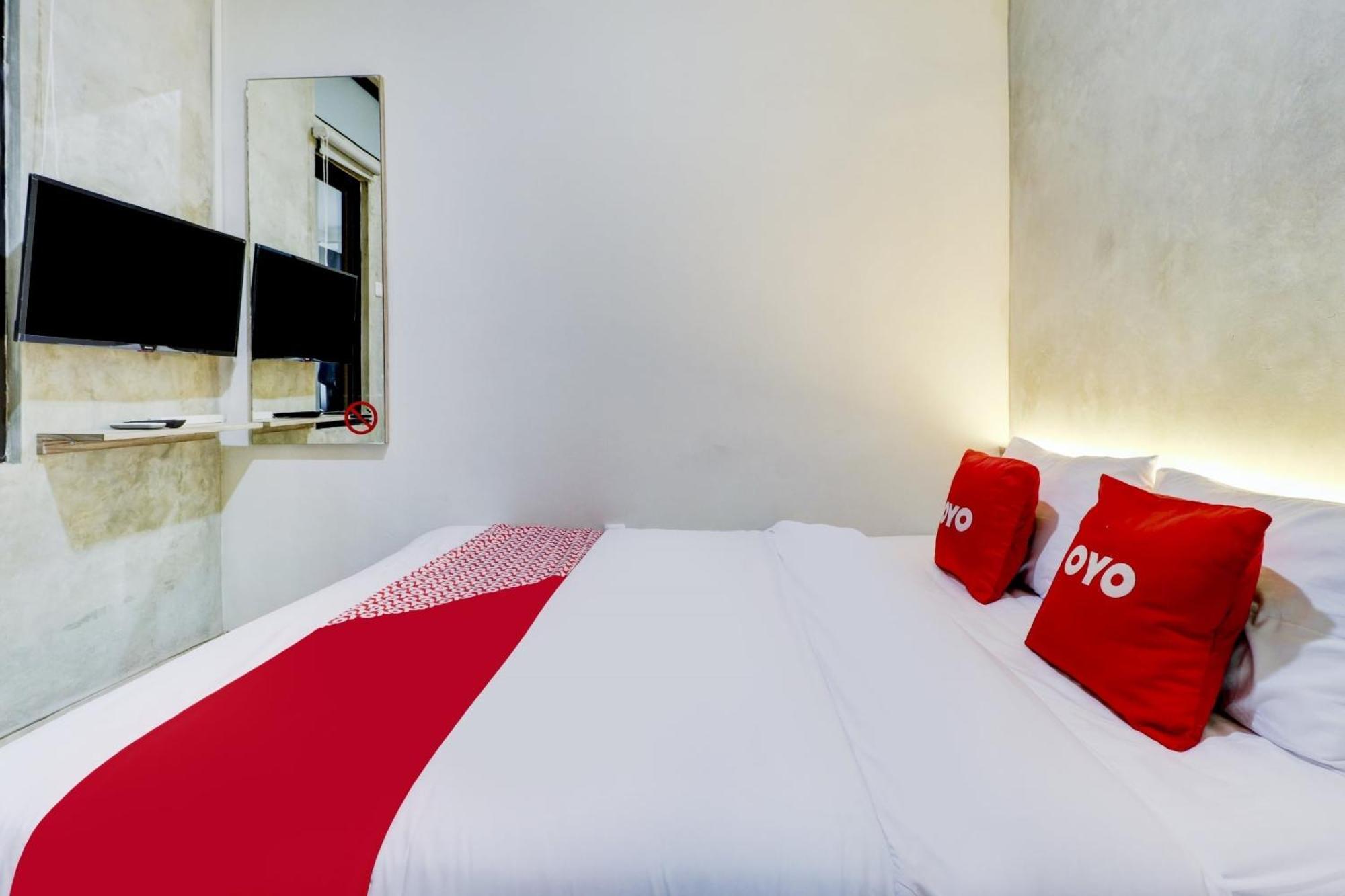 Oyo 90215 Ada Residence Telukjambe Kültér fotó